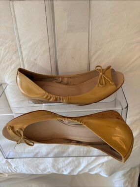 Womens Pretty Beige Vince Camuto Patent Wedge Peep-Toe 2 inch comfort height.